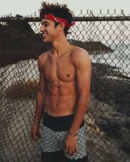 👊 мужчина, торс, пресс, фитнес, мужской, красная бандана, атлетичный, телосложение telegram sticker