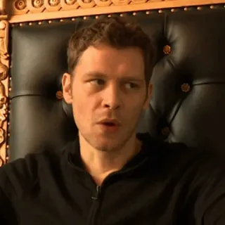 📰 Klaus Mikaelson The Originals homme, portrait, chaise, assis, klaus mikaelson, the originals, vampire telegram sticker