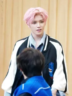 🎴 Taeyong kpop, idol, capelli rosa, nct, cantante, celebrità telegram sticker