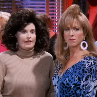 😐 Monica Geller, Rachel Green Friends sitcom, série tv, Friends, années 90, mode, coiffure, imprimé léopard telegram sticker