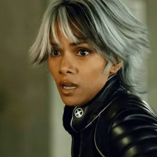 😱 Storm X-Men ซูเปอร์ฮีโร่, มนุษย์กลายพันธุ์, สภาพอากาศ, ฮัลลี เบอร์รี, มาร์เวล telegram sticker