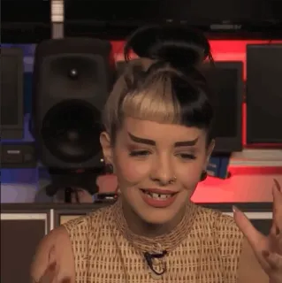 😌 Melanie Martinez melanie martinez, sängerin, musik, promi, geteilte haarfarbe telegram sticker