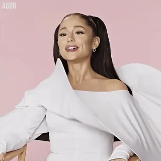 😐 Ariana Grande Gwiazda pop, Piosenkarka, Gwiazda, Muzyka, Kobieta, Sukienka telegram sticker