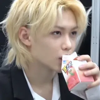🤩 kpop, idol, portrait, eating, peach juice, asian, blonde hair, man telegram sticker