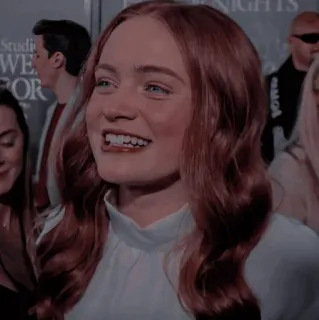 🥕 Sadie Sink, Schauspielerin, Porträt, rote Haare, Promi, Frau whatsapp sticker