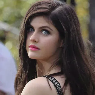 😕 Alexandra Daddario attrice, ritratto, donna, celebrità, Alexandra Daddario telegram sticker