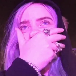 🌊 Billie Eilish Billie Eilish, piosenkarka, muzyk, celebrytka, osoba, fioletowe włosy telegram sticker