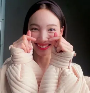 ❤️ woman, smile, love, kpop, cute telegram sticker