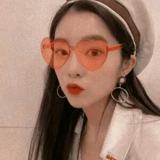 😗 Frau, Herzbrille, Mode, Porträt, Schönheit telegram sticker