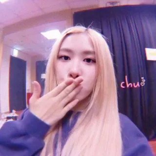 😚 chu kpop, rosa, cantante, lindo, beso telegram sticker