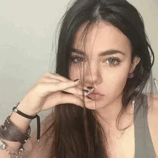 😐 肖像, 女人, 黑发, 女孩, 人物, 美丽 telegram sticker