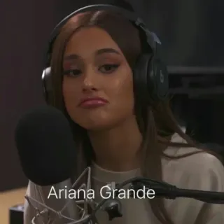 🌃 Ariana Grande คนดัง, นักร้อง, ป็อปสตาร์, นักดนตรี telegram sticker