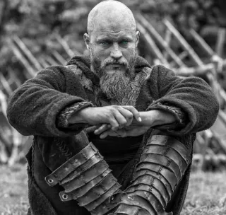 ⚔ Ragnar Lothbrok Vikings викинг, рагнар, лотброк, исторический, травис фиммел, сериал викинги, бородатый мужчина whatsapp sticker