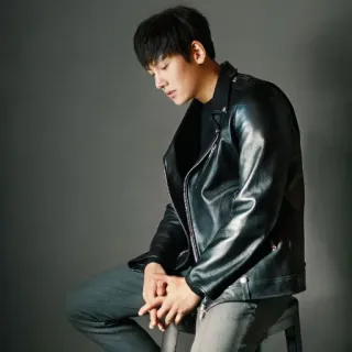 🙁 Ji Chang-wook Ji Chang-wook, Aktor, Korea, Selebriti, Jaket kulit, K-pop telegram sticker