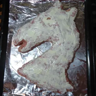 🤒 caballo, carne, papel de aluminio, comida, cabeza de caballo, animal, cabeza de animal, crudo, plato, cocina telegram sticker