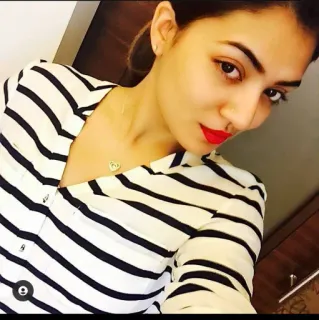 😍 phụ nữ, chân dung, selfie, thời trang, sọc, son môi đỏ telegram sticker