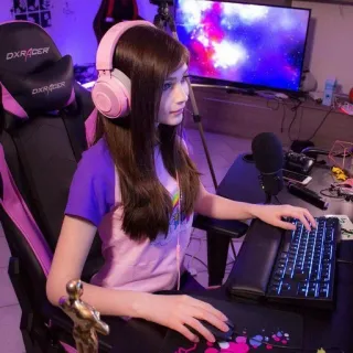 👩‍💻 gamer, fille, casque rose, DXRacer, gaming, ordinateur, clavier, microphone telegram sticker