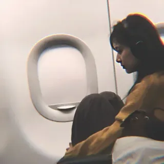 🍦 avião, janela, viagem, voo, passageiro, mulher, fones de ouvido telegram sticker