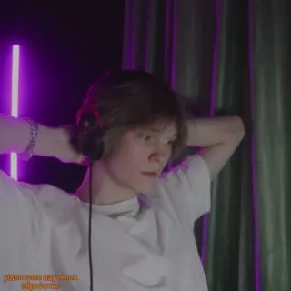 🤔 управление научился обработке person, teen, headphones, indoors, gamer telegram sticker