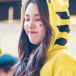 🐯 femme, sweat à capuche, portrait, coréen, cœur, jeune, sourire telegram sticker