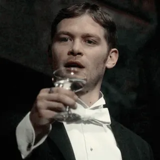 🥐 Klaus Mikaelson The Originals vampire, toast, Joseph Morgan, personnage, série telegram sticker