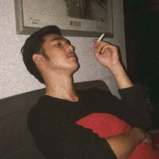 🥀 homme, cigarette, fumer, portrait, intérieur telegram sticker
