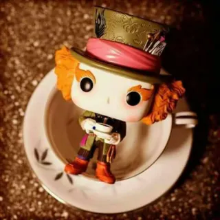 😌 Mad Hatter Alice in Wonderland Chapeleiro Maluco, Alice no País das Maravilhas, Funko Pop, brinquedo, xícara de chá telegram sticker