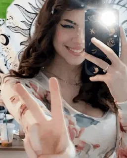 💕 vrouw, selfie, vrede, glimlach telegram sticker