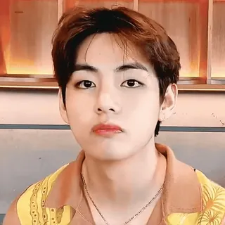 😗 V K-pop, BTS, V, Kim Taehyung, cantante, celebridad, ídolo telegram sticker