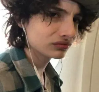 🎸 Finn Wolfhard celebrità, attore, ritratto, persona, finn wolfhard telegram sticker