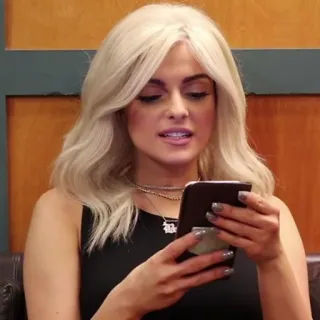 😐 Frau, blonde Haare, Porträt, Person, drinnen, Handy telegram sticker