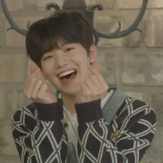 ❤️ uomo, ragazzo, sorridente, felice, coreano, cuore con le dita telegram sticker