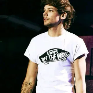 Louis 🔥 @Hazzaisminebitch whatsapp stickers