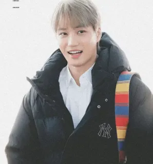 💵 남자, 한국, 미소, 재킷, 뉴욕 양키스, 공항 패션 whatsapp sticker