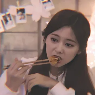 🍦 mulher, comendo, hashis, comida, asiática, retrato telegram sticker