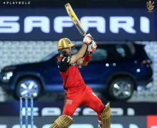 ❤️ PLAYBOLD cricket, sports, athlete, batting, safari, IPL, RCB whatsapp sticker