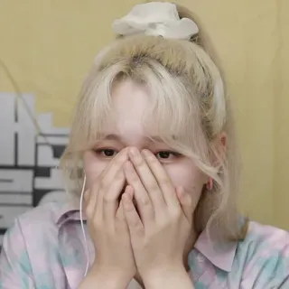 🤐 Frau, Person, blond, Frisur, Porträt, emotional whatsapp sticker