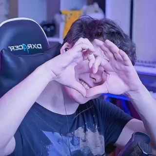 💗 persona, corazón, manos, sonrisa, retrato telegram sticker