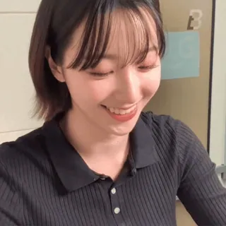 🍩 femme, souriante, portrait, joyeuse, intérieur, femme asiatique telegram sticker