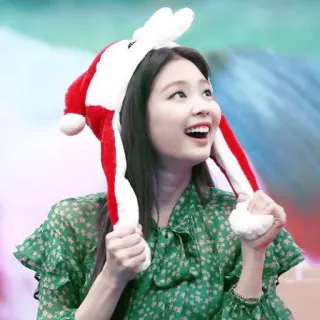 💚 Jennie kpop, idol, blackpink, jennie, topi, imut, senyum telegram sticker