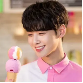 🍦 glace, sourire, homme, rose, délicieux, joyeux whatsapp sticker