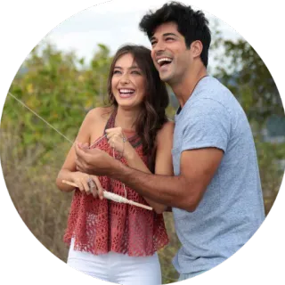 🖤 pareja, felicidad, aire libre, cometa, risa, relación telegram sticker