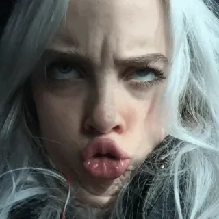 🌊 śmieszna mina, głupkowaty, selfie, dziwna mina, wyraz twarzy, mem telegram sticker