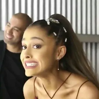 🤣 Ariana Grande cantor, estrela pop, celebridade, cara engraçada, mulher whatsapp sticker