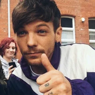 👍 Louis Tomlinson músico, cantor, celebridade, polegar para cima, pessoa telegram sticker