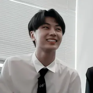 🕰 人物, 男性, 笑顔, ネクタイ, フォーマルウェア, ポートレート telegram sticker