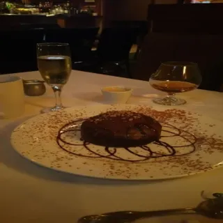 💡 dolce, torta al cioccolato, cibo, bevanda, pasto, ristorante telegram sticker