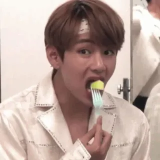 🍪 V person, eating, kpop, male, celebrity, idol whatsapp sticker