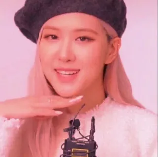 🤐 Rose Rose, Blackpink, K-pop, Cantora, Boina, Mulher, Celebridade whatsapp sticker
