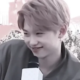 🍅 Felix K-pop, Idol, Piosenkarz, Portret, Męski, Kolczyk, Krzyż telegram sticker